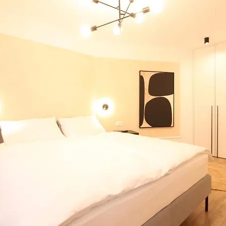 Bonjour Apartment *